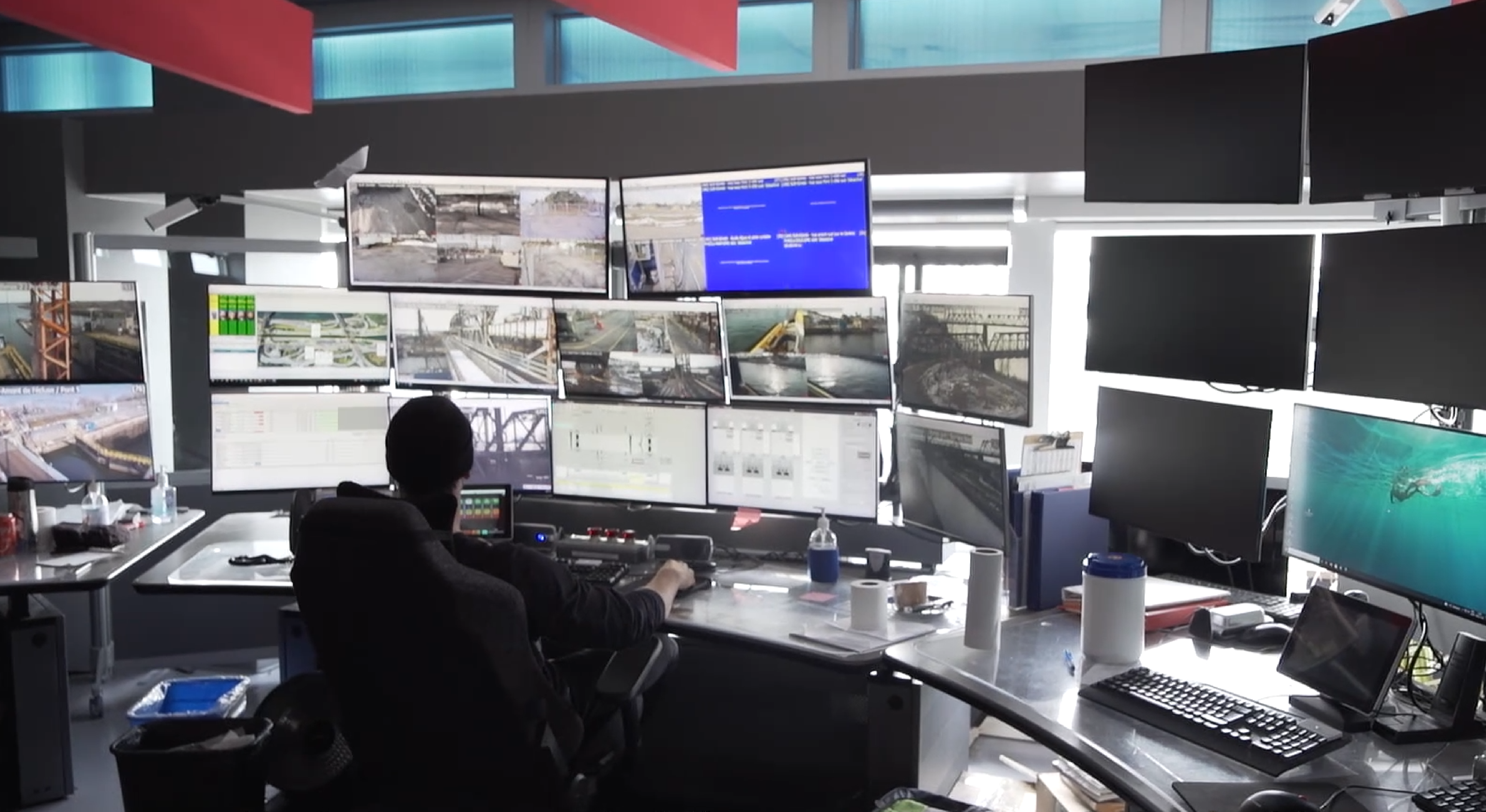 Marine careers - Learn about seaway traffic controllers and conduct an interview